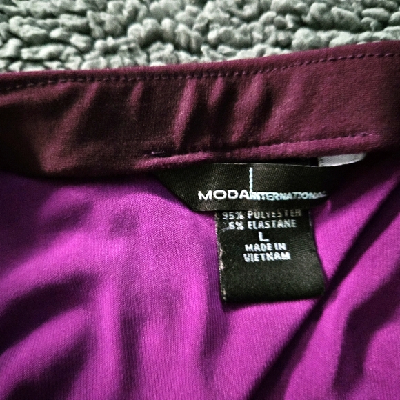 Purple Strapless Blouse - Picture 3 of 4